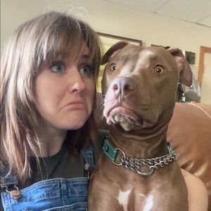 Meet your Posher, Chloe